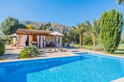 Ferienhaus mit Pool Ferienhaus mit Pool