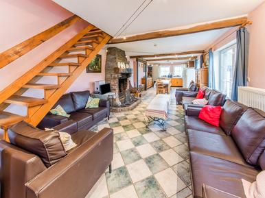 Gemütliches Ferienhaus : Region Cherain für 20 Personen