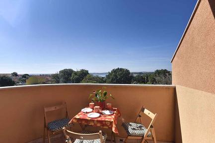  Für 4 Personen: Hübsches Apartment / Ferienwohnung in der Region Medulin