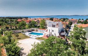 Gemütliches Ferienhaus : Region Medulin für 14 Personen